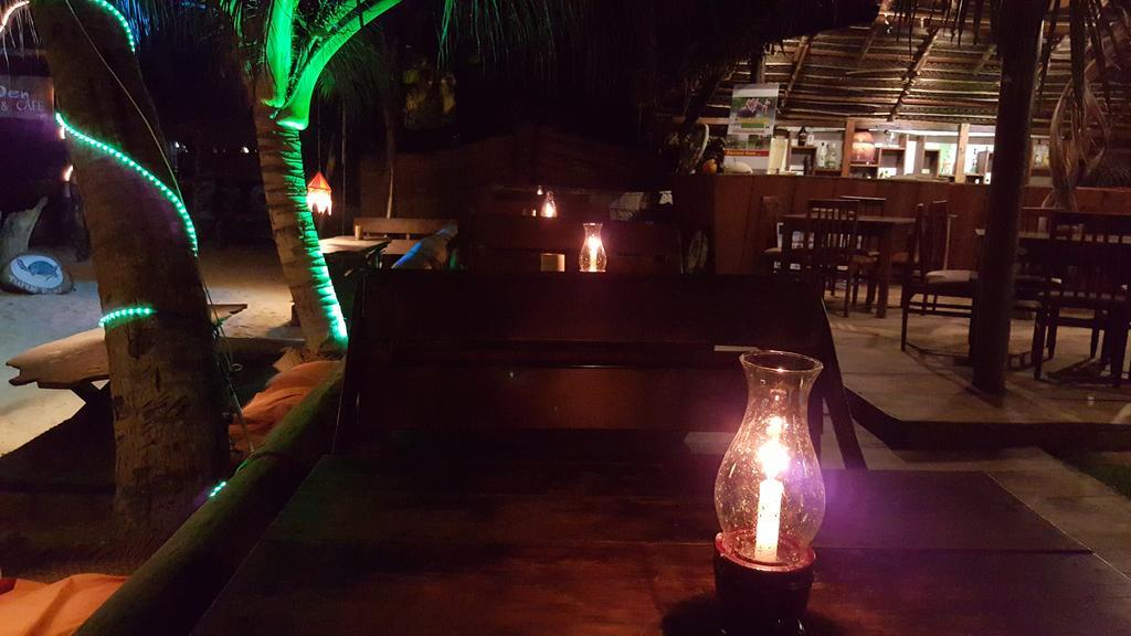 The Den Guest House Hikkaduwa Εξωτερικό φωτογραφία