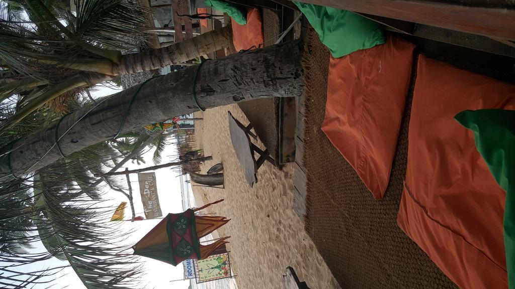 The Den Guest House Hikkaduwa Εξωτερικό φωτογραφία