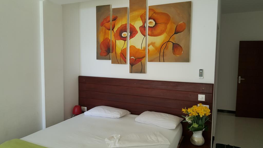 The Den Guest House Hikkaduwa Εξωτερικό φωτογραφία